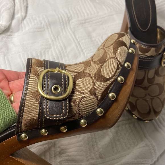 Coach Willow Signature Monogram Mule Clogs - Picture 4 of 11